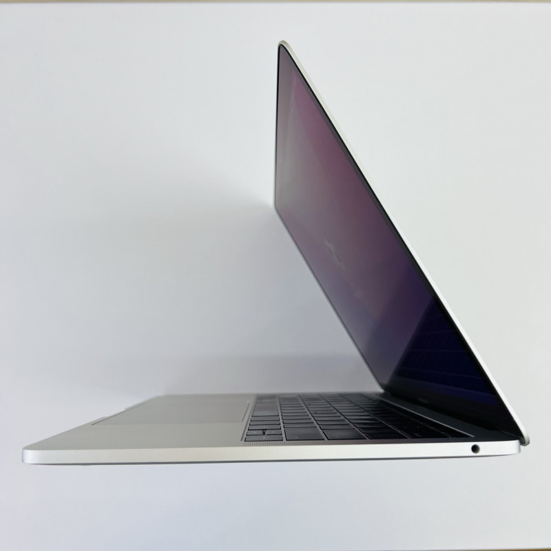 MacBook Pro 13 2017 Silver i5 2.3ghz 16/128